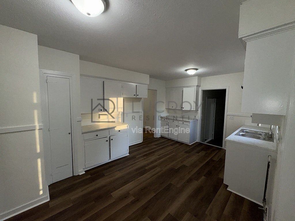 3147 Shirley Dr - Photo 4 of 21
