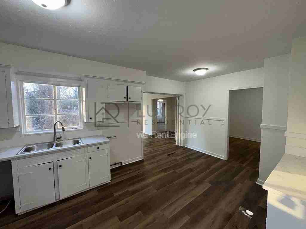 3147 Shirley Dr - Photo 5 of 21