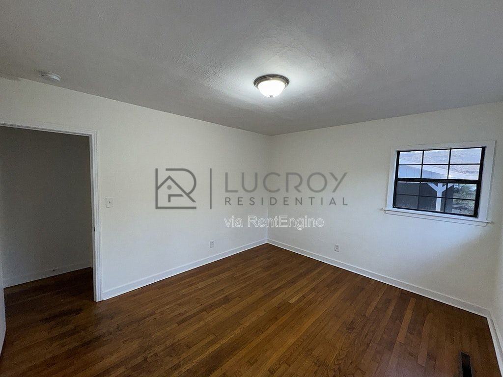 3147 Shirley Dr - Photo 6 of 21