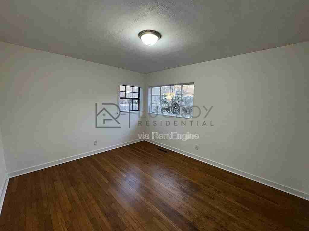 3147 Shirley Dr - Photo 7 of 21