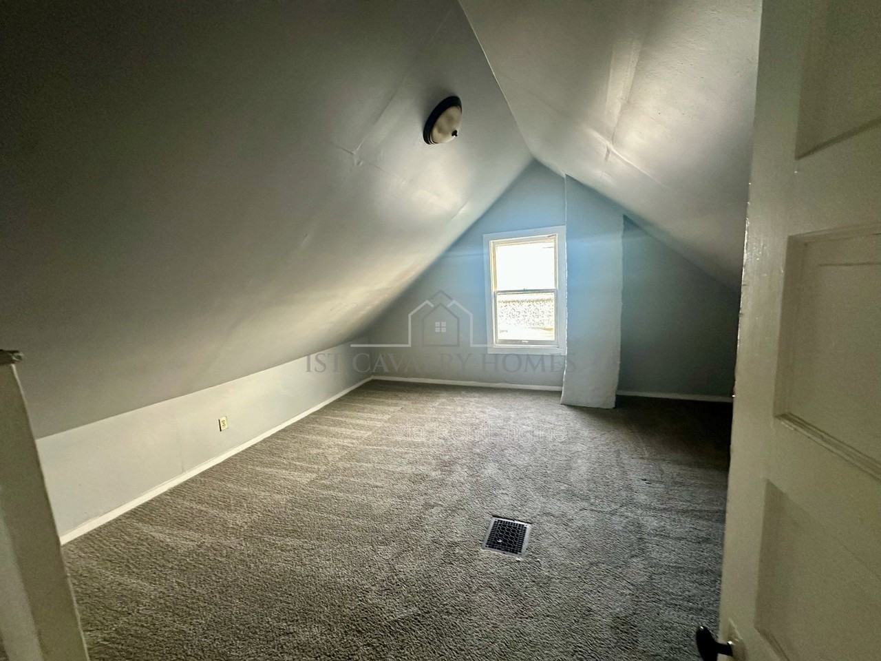 202 Crosby St - Photo 2 of 11