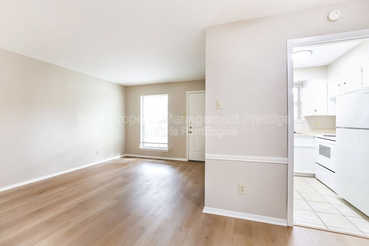 1523 Heights Blvd #3 - Photo 3 of 10