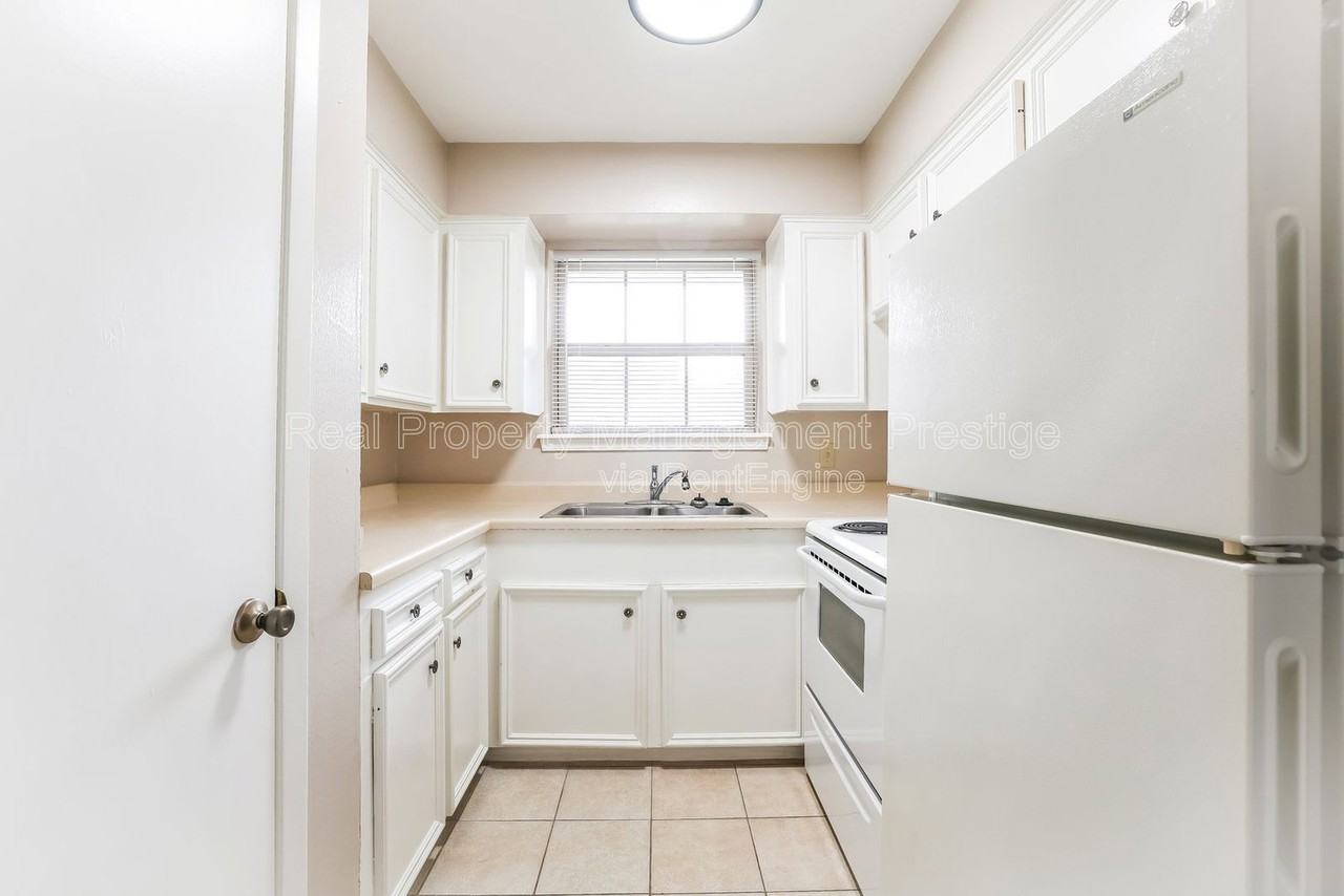 1523 Heights Blvd #3 - Photo 5 of 10