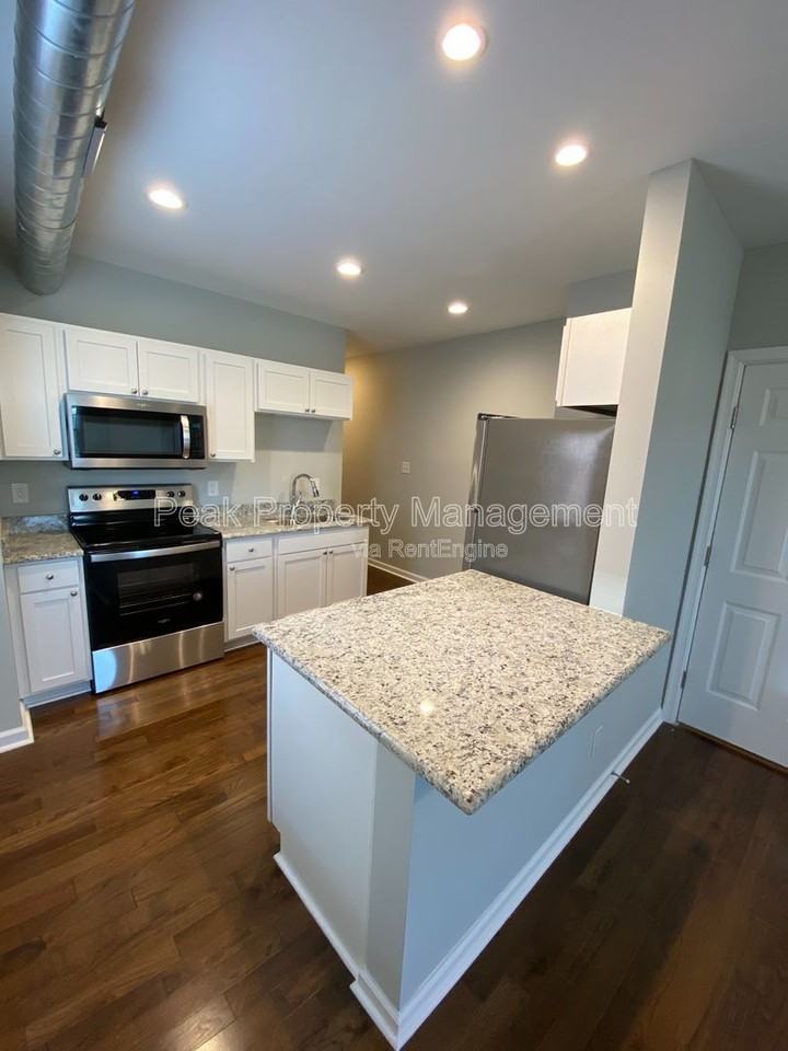 604 N 32nd St #A - Photo 2 of 13