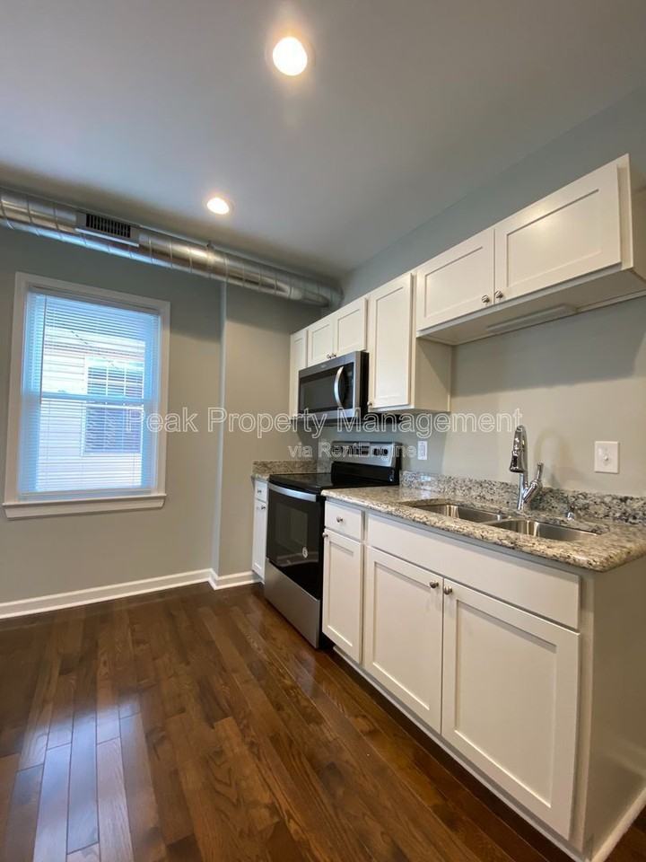 604 N 32nd St #A - Photo 3 of 13
