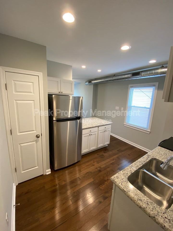 604 N 32nd St #A - Photo 4 of 13