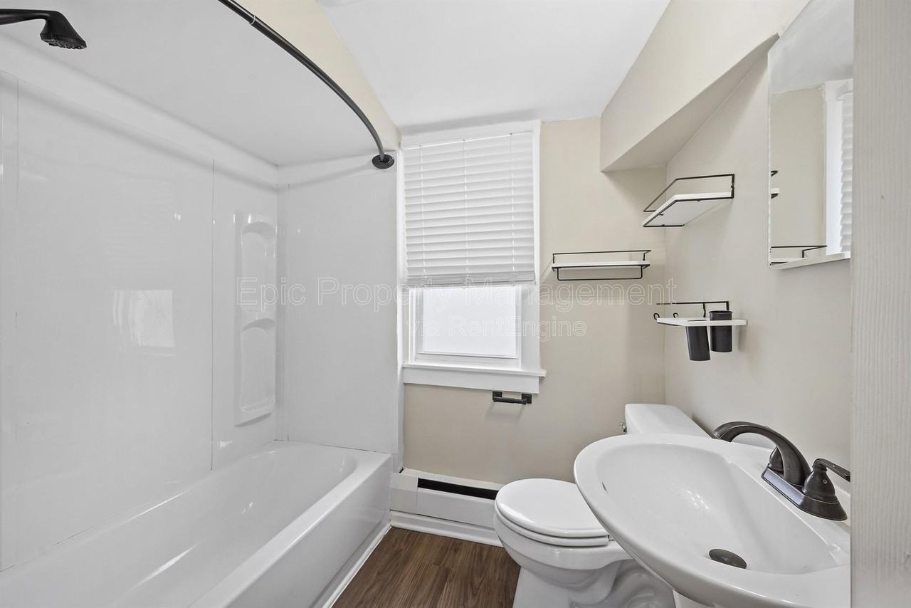 1029 E Granet Ave - Photo 4 of 9
