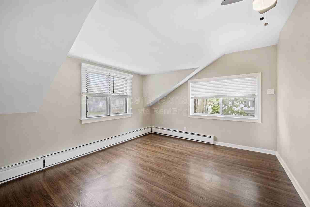 1029 E Granet Ave - Photo 6 of 9