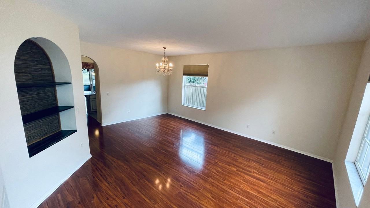 500 Lakescape Ct - Photo 6 of 25