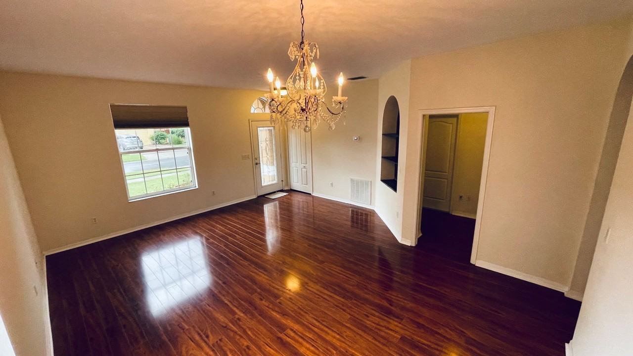 500 Lakescape Ct - Photo 7 of 25