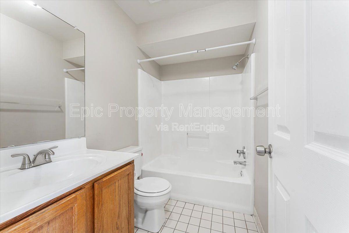 2700 6th St #104A - Photo 4 of 9