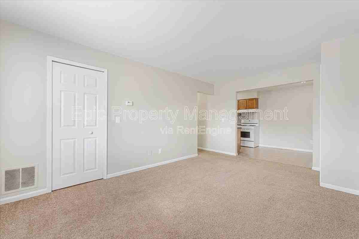 2700 6th St #104A - Photo 5 of 9