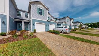 427 Brandon Lakes Dr - Photo 1 of 1