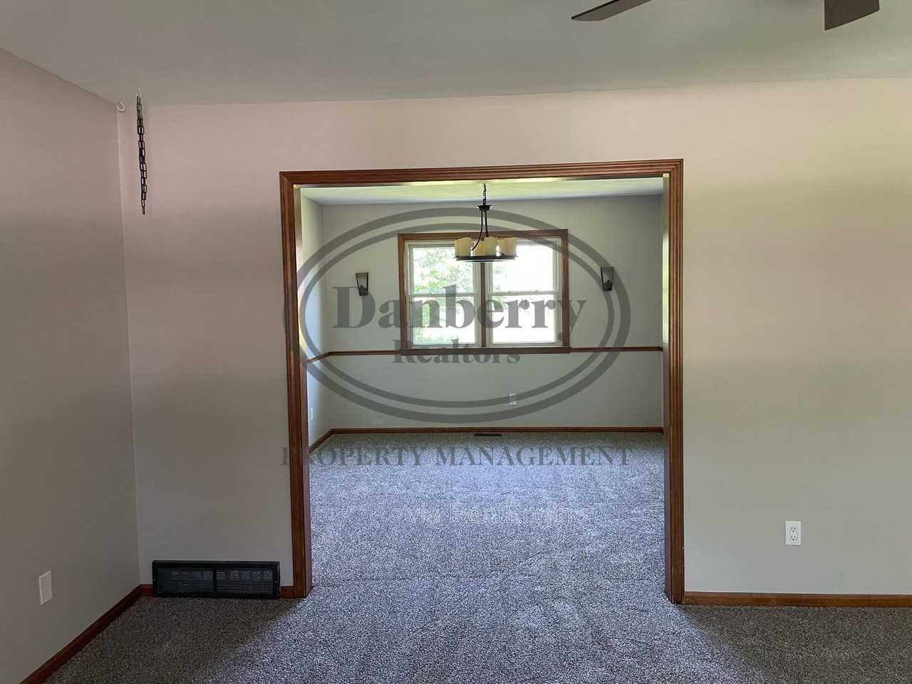 3018 Gleneagle Dr - Photo 4 of 22