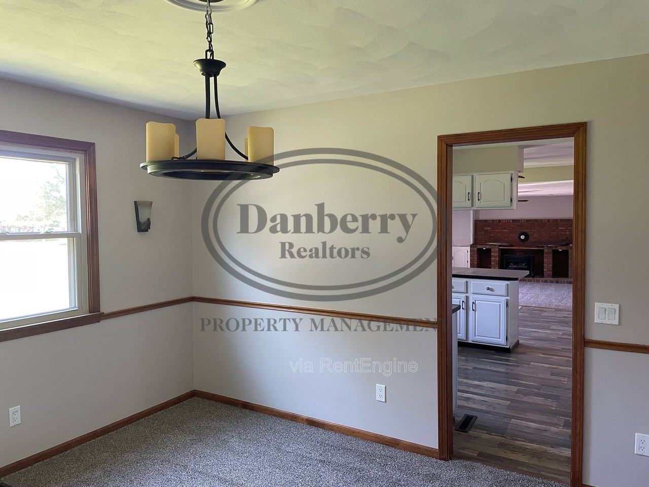 3018 Gleneagle Dr - Photo 5 of 22