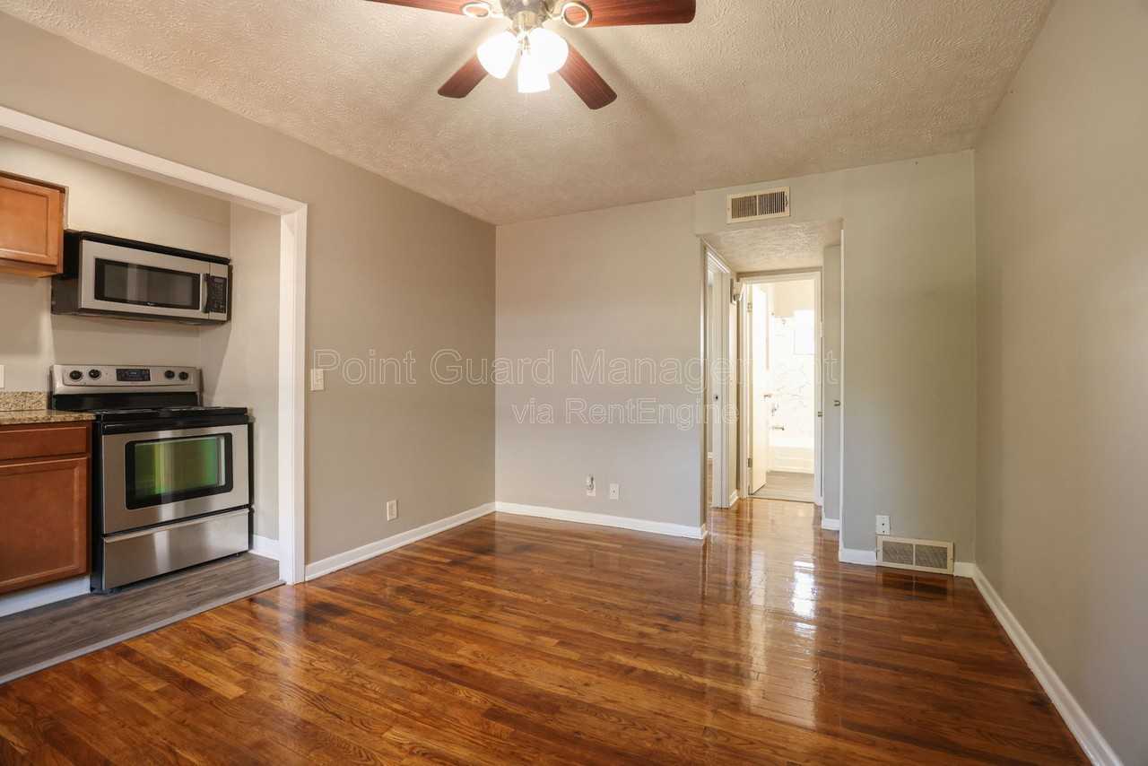 4916 California St #10 - Photo 4 of 10