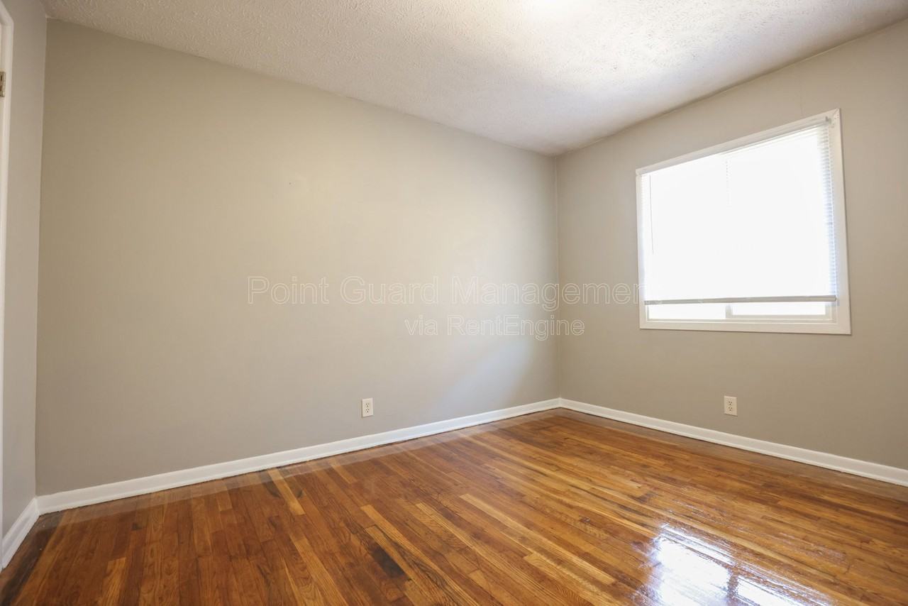 4916 California St #10 - Photo 5 of 10
