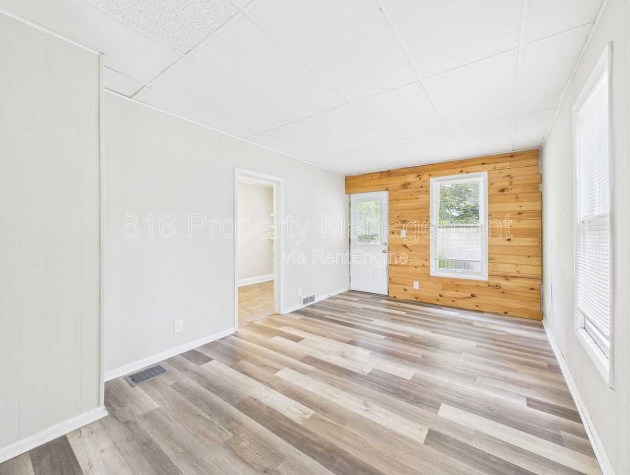 1222 S 40th St - Photo 2 of 29