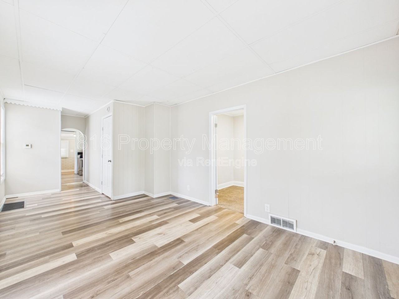1222 S 40th St - Photo 3 of 29