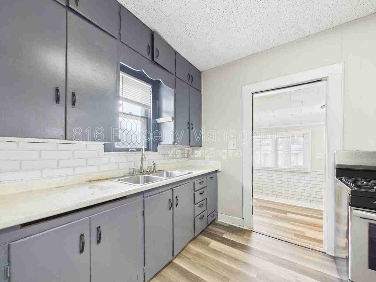 1222 S 40th St - Photo 7 of 29