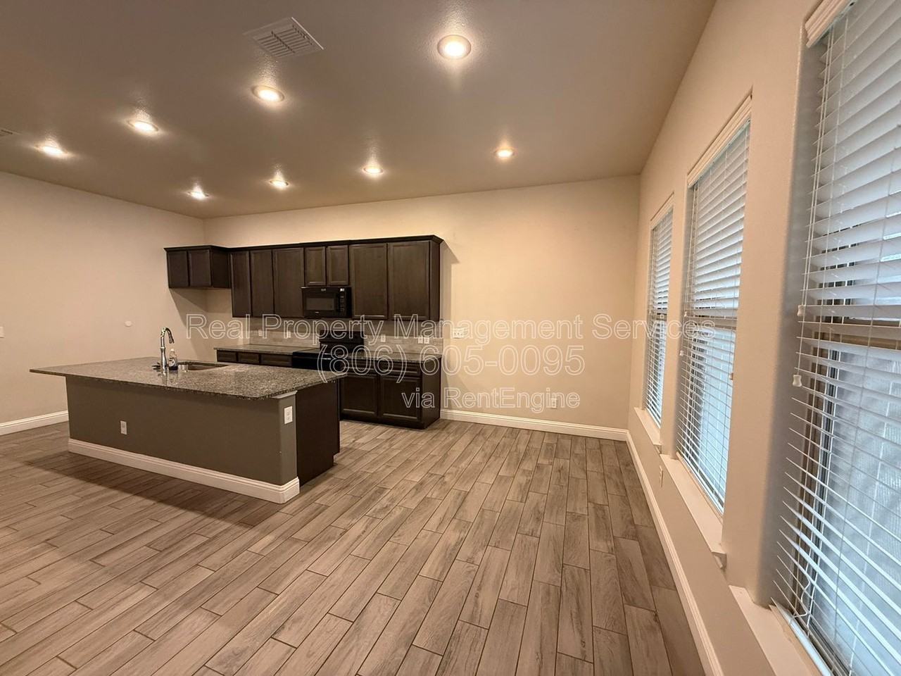 13802 Avenue W - Photo 4 of 12