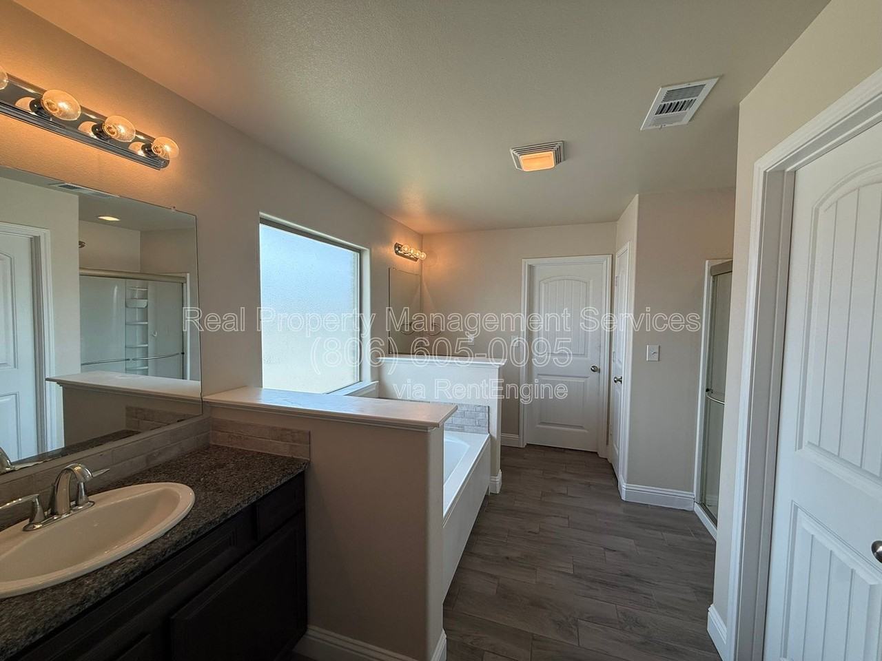 13802 Avenue W - Photo 7 of 12