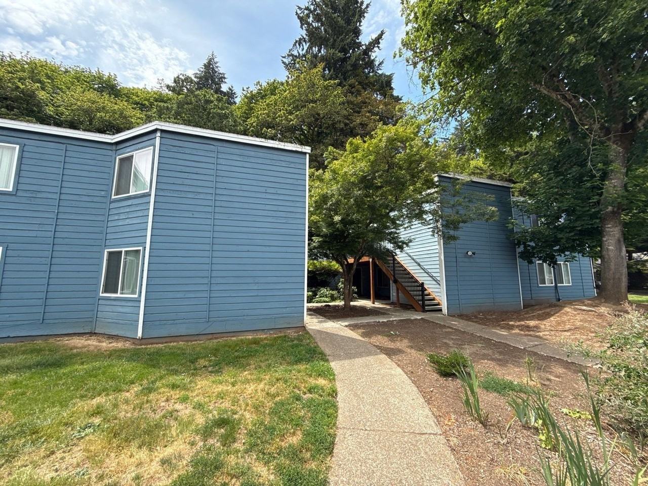 441 Senate St Nw - Photo 2 of 18