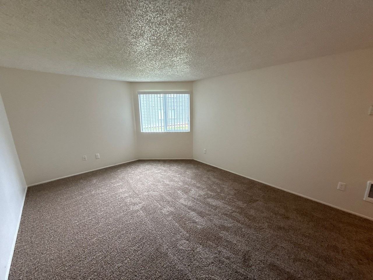 441 Senate St Nw - Photo 4 of 18
