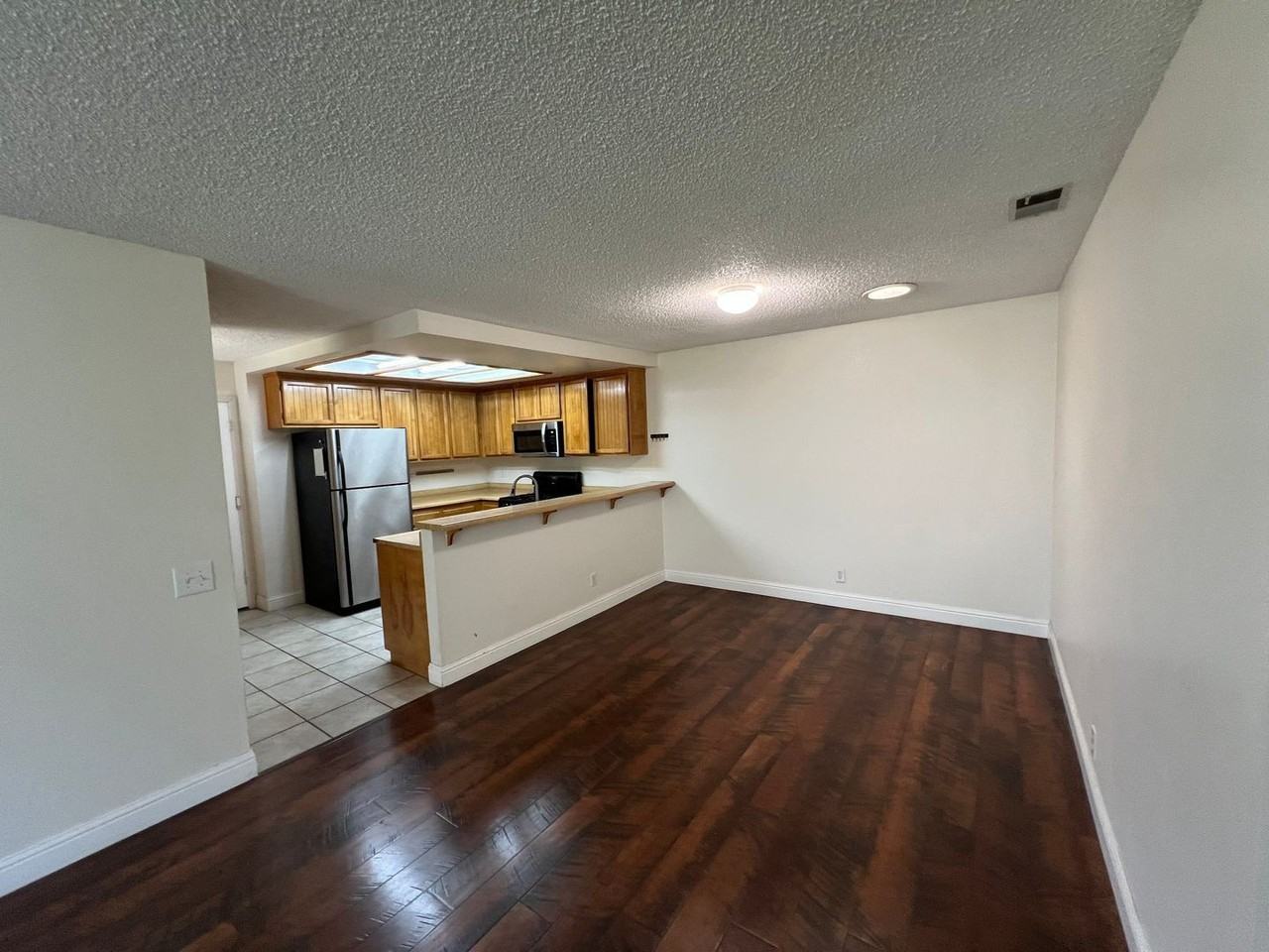 406 Coronado Dr - Photo 6 of 20