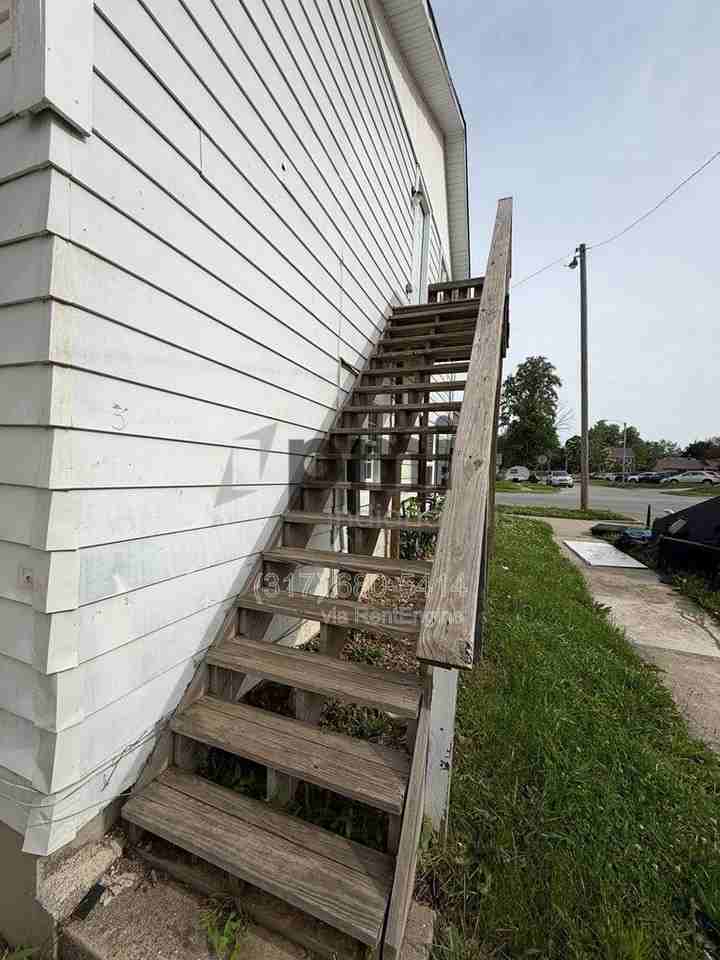 1023 E 8th St #3 - Photo 2 of 29