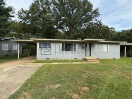 featured image of 3030 Oak Forest Dr