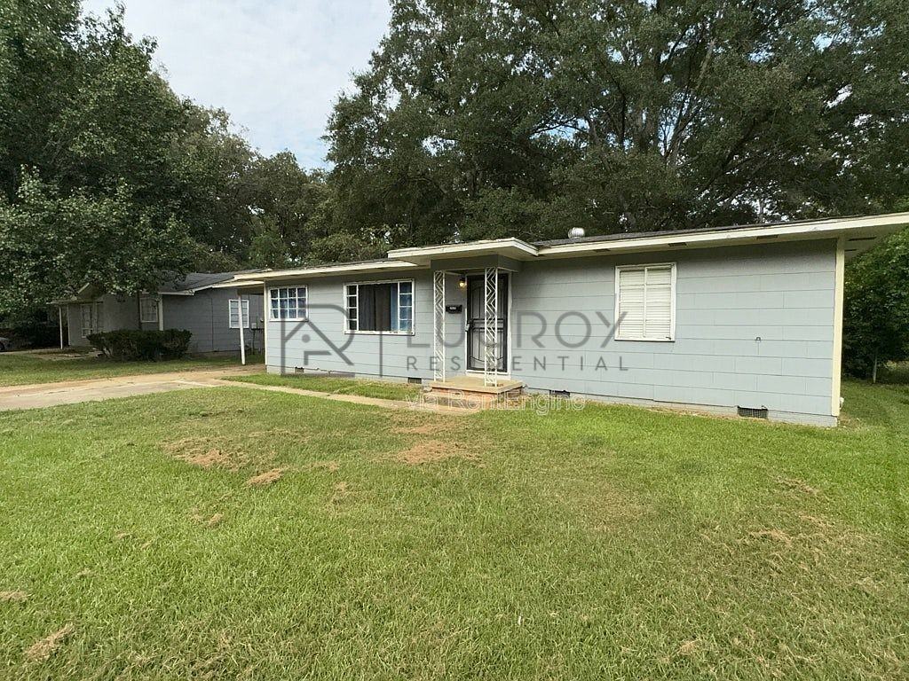 3030 Oak Forest Dr - Photo 2 of 12