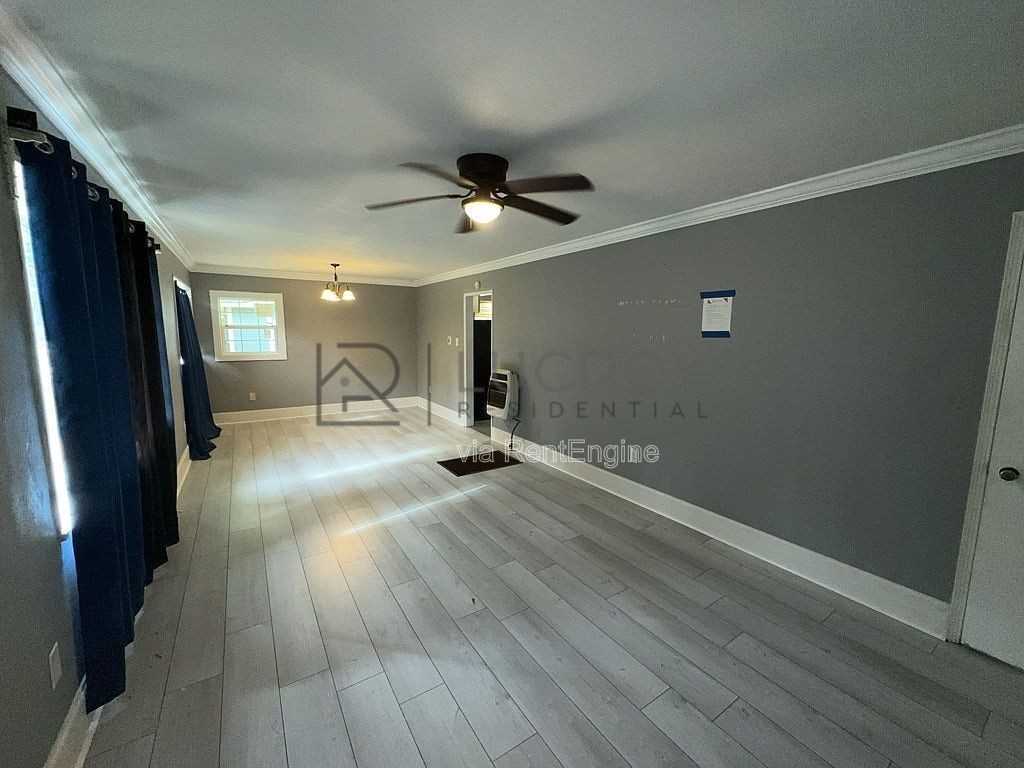 3030 Oak Forest Dr - Photo 3 of 12