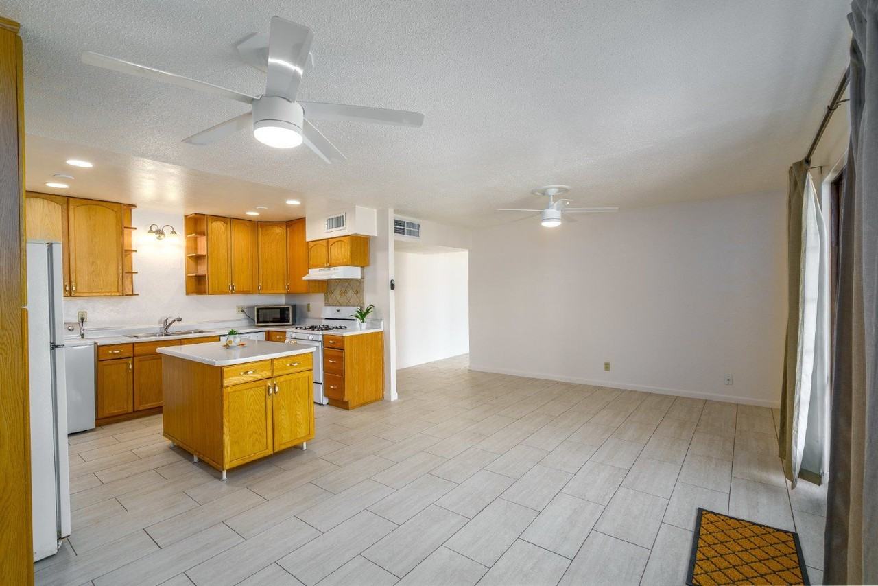 8444 E Virginia Ave - Photo 7 of 25