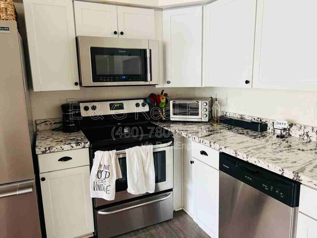 1711 W Montecito Ave - Photo 5 of 18