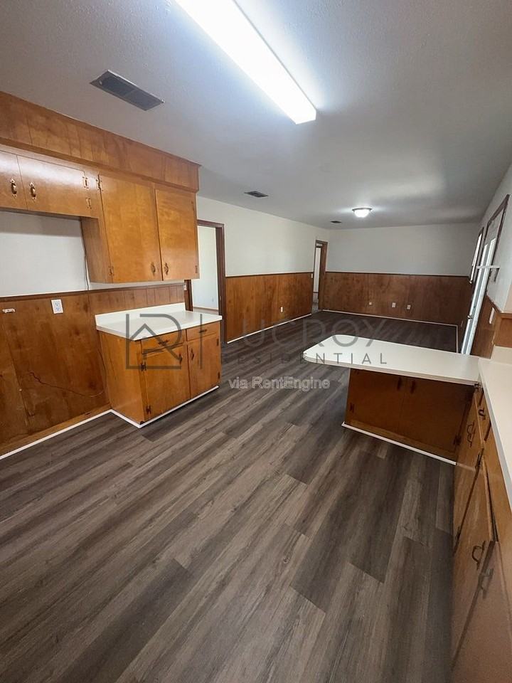 2242 Castle Hill Dr - Photo 6 of 21