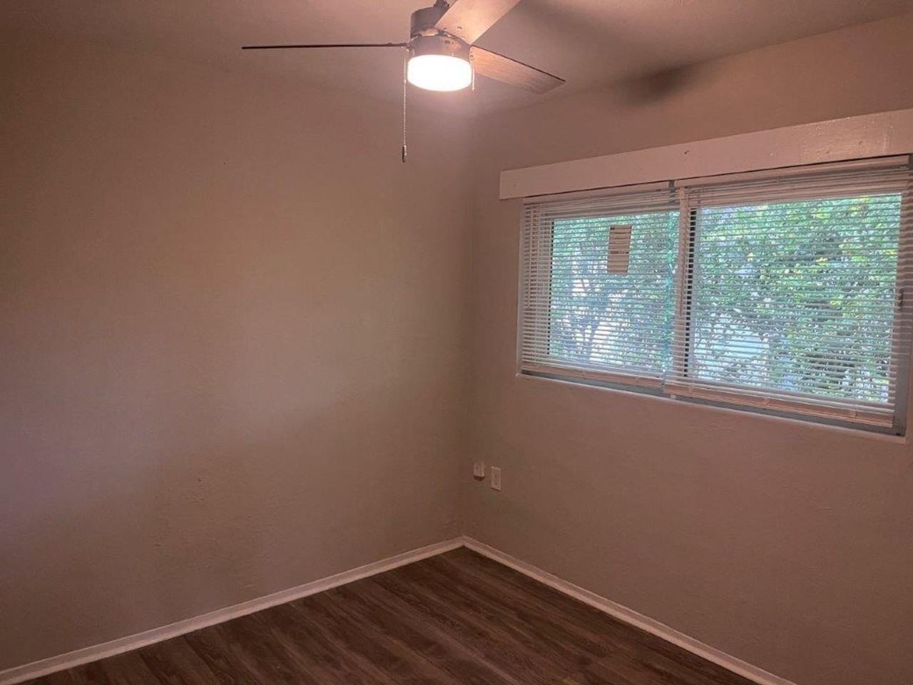 1040 Avondale Ave - Photo 7 of 11