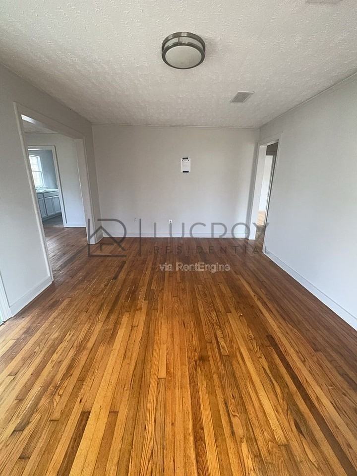 4426 Desoto St - Photo 4 of 19