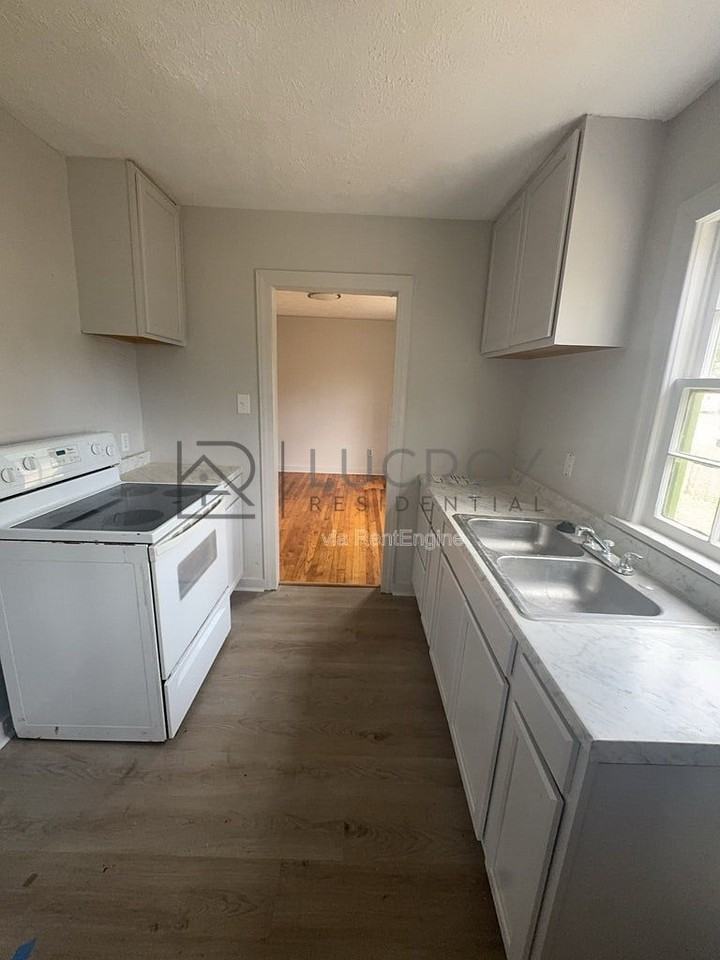 4426 Desoto St - Photo 7 of 19