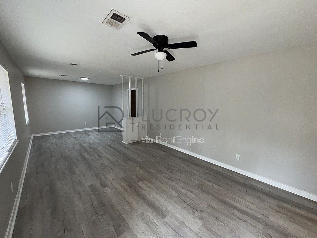 1126 Barbara Ann Dr - Photo 2 of 11