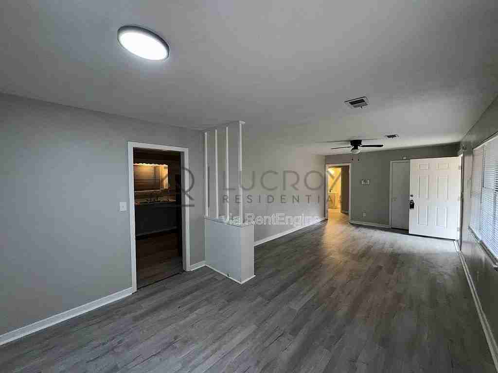 1126 Barbara Ann Dr - Photo 3 of 11