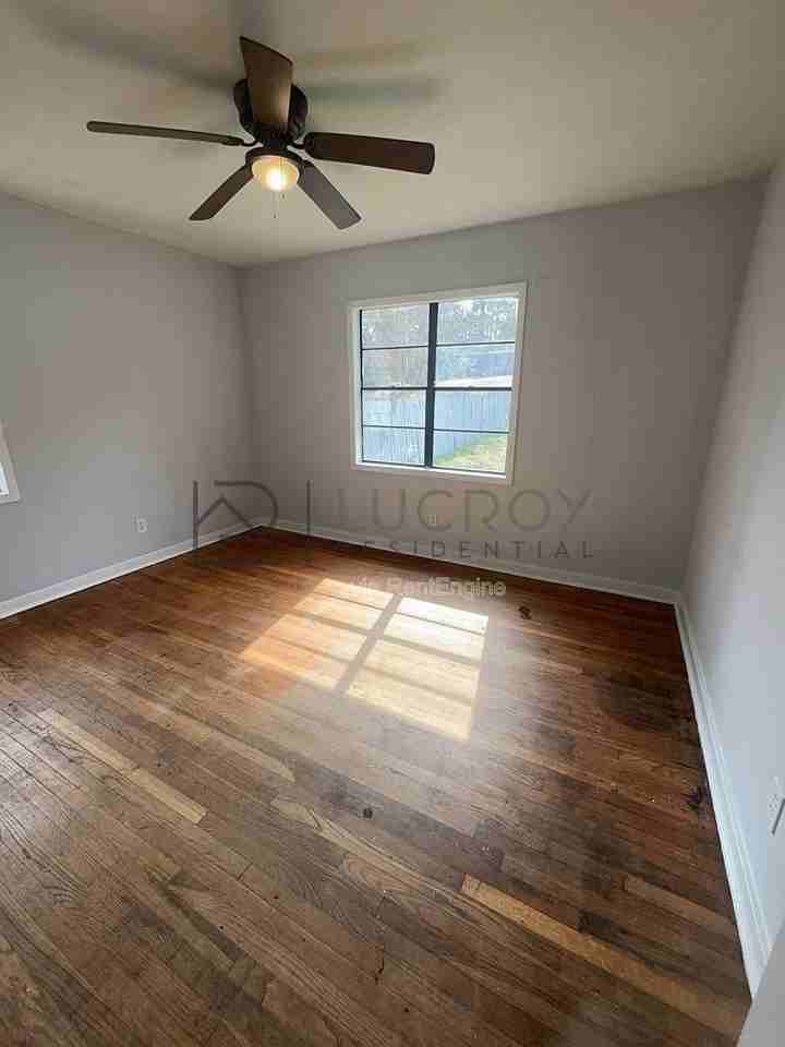 320 Lawrence Rd - Photo 7 of 20