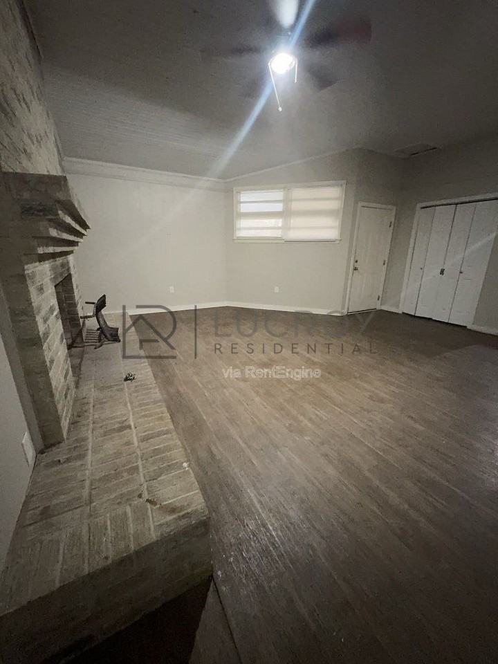 5855 Canton Park Dr - Photo 4 of 23
