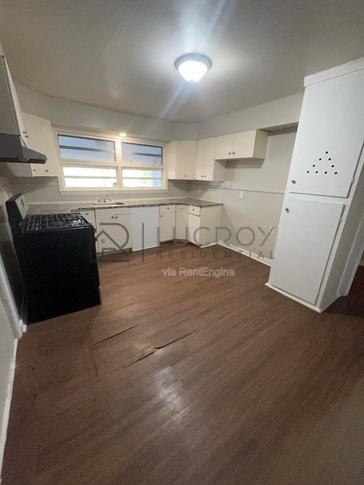 5855 Canton Park Dr - Photo 5 of 23
