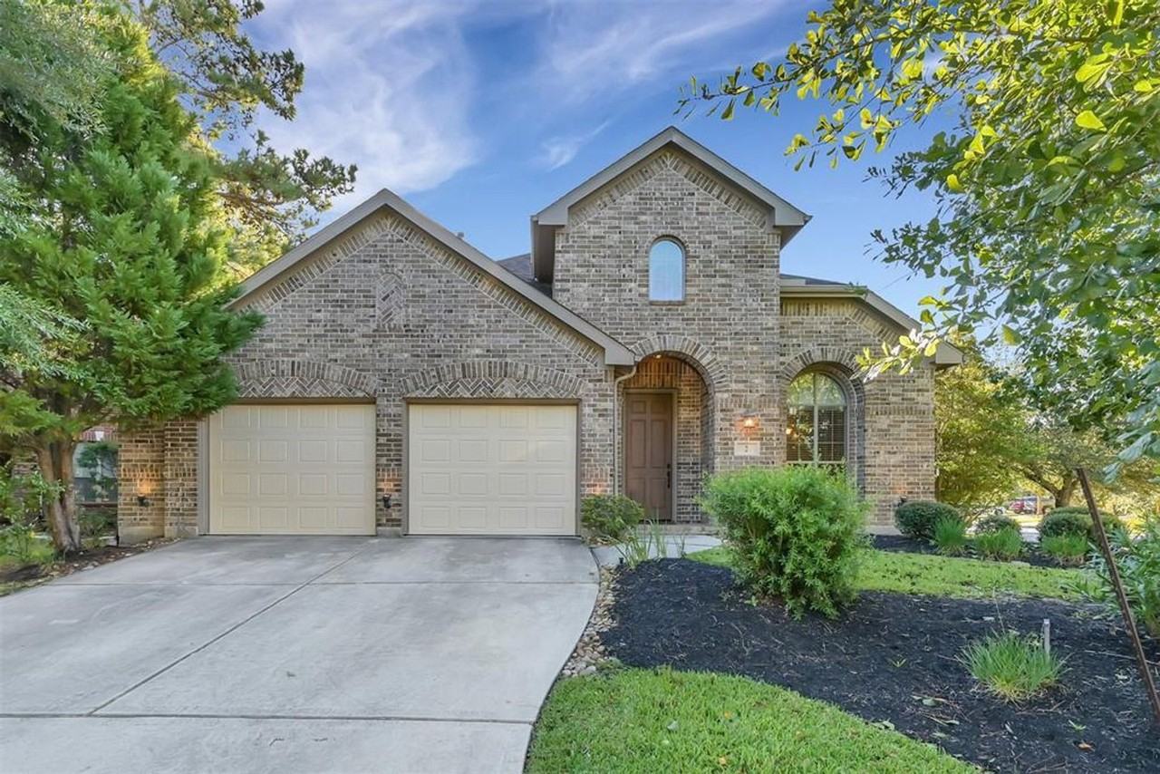 2 Maitland Ct - Photo 3 of 40