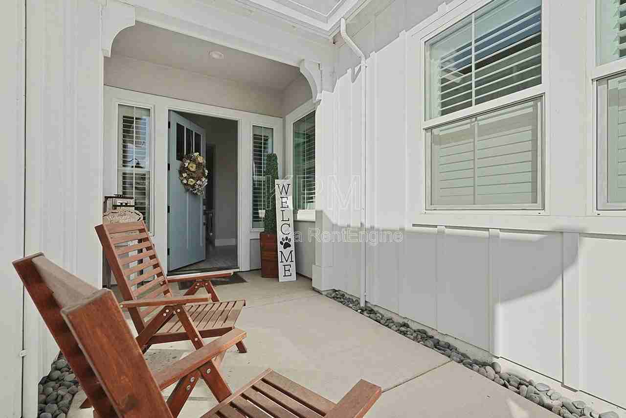 2933 Valencia St - Photo 6 of 49