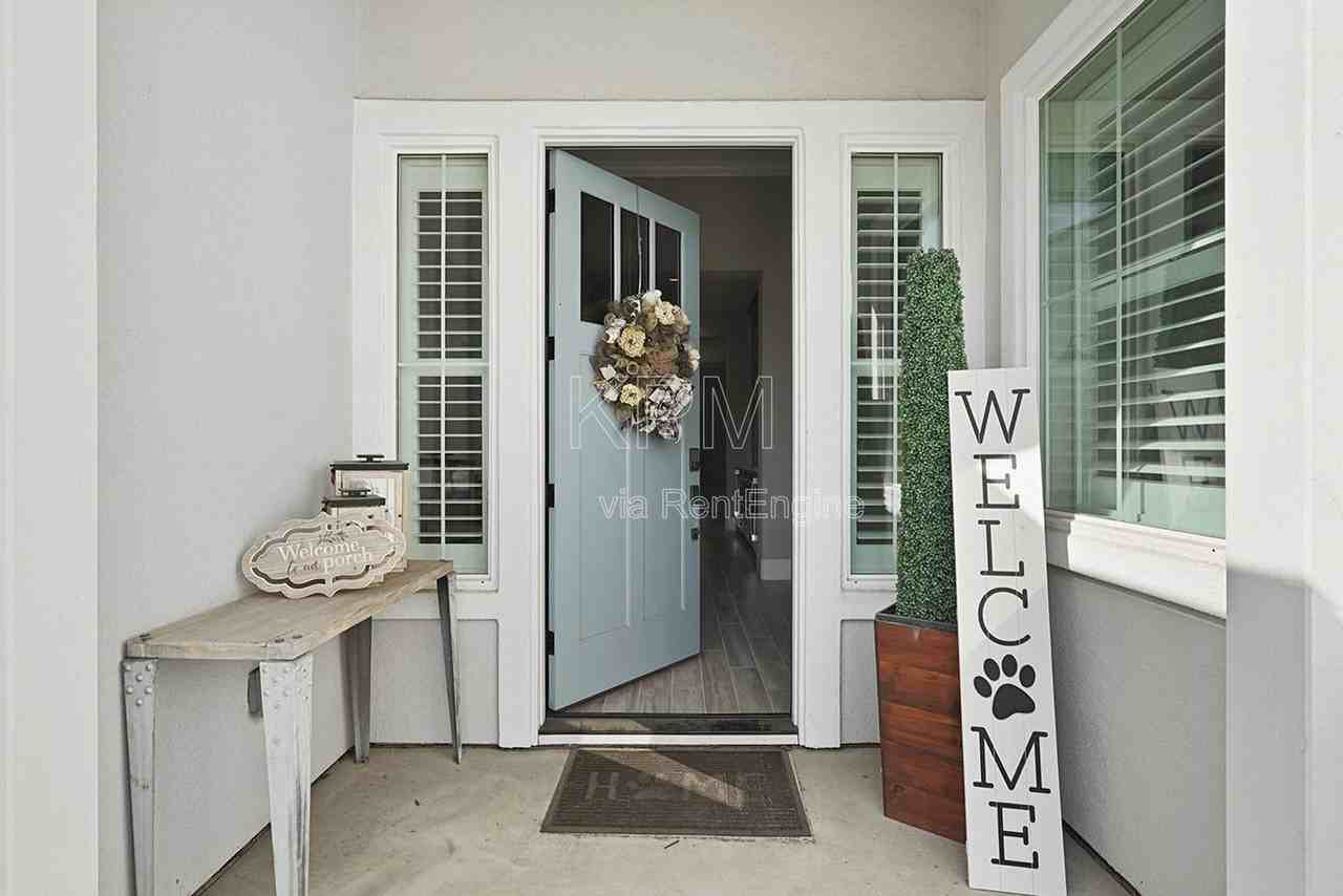 2933 Valencia St - Photo 7 of 49