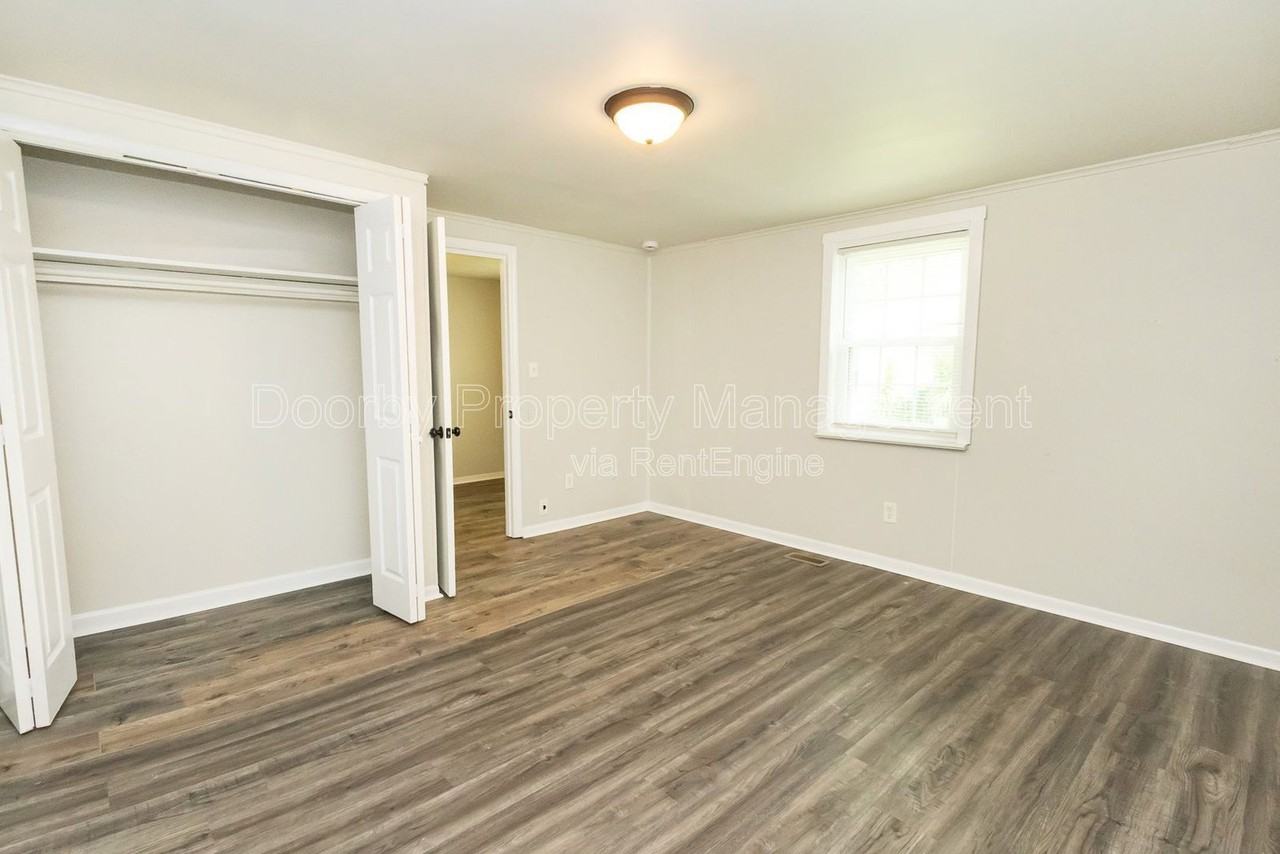 1806 Dixon St - Photo 4 of 15