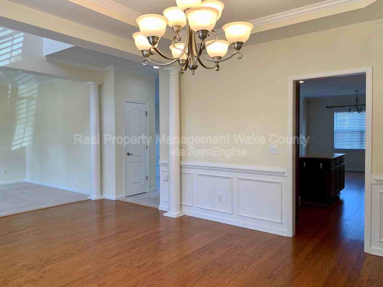 512 Sandy Whispers Pl - Photo 7 of 44
