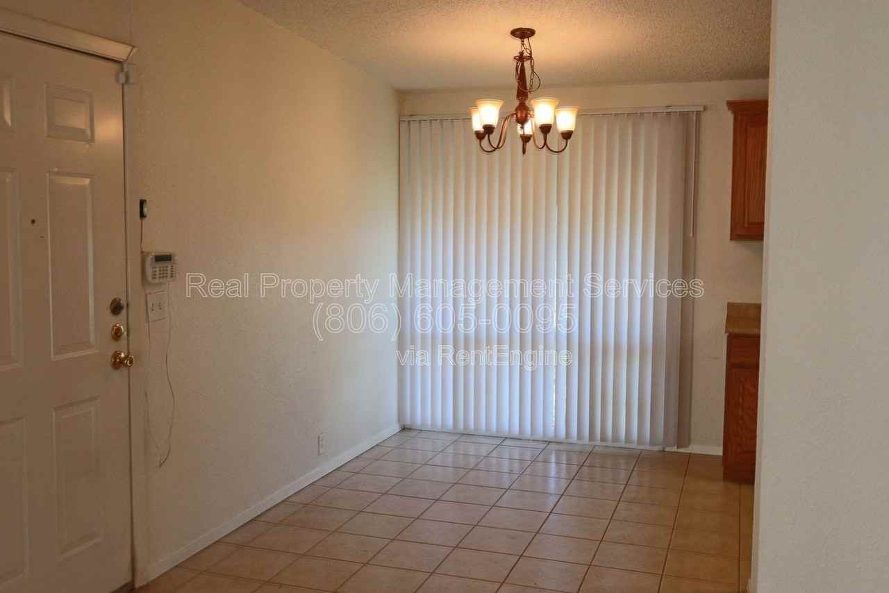 2707 63rd St - Photo 4 of 11